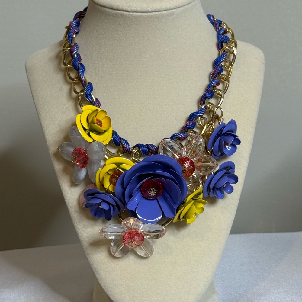 #053 Modern Style Flower Arylic Iron Statement Necklaces